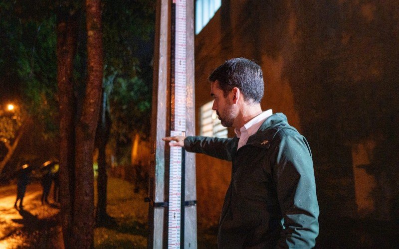 Eduardo Leite anuncia suspensão da negativação de produtores rurais em dívida com o Banrisul | abc+