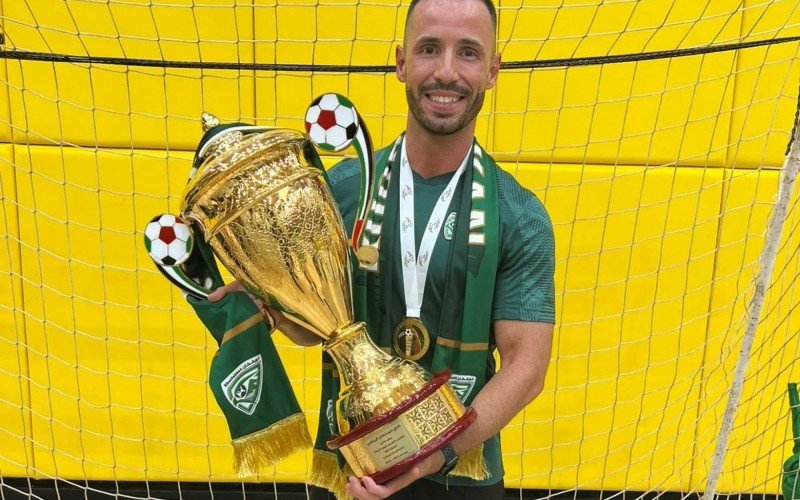 Preparador de goleiros Itamar Nielsen foi campeão nos Emirados | abc+