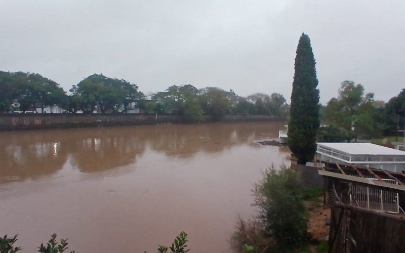 Nível do Rio dos Sinos sobe lentamente em São Leopoldo | abc+