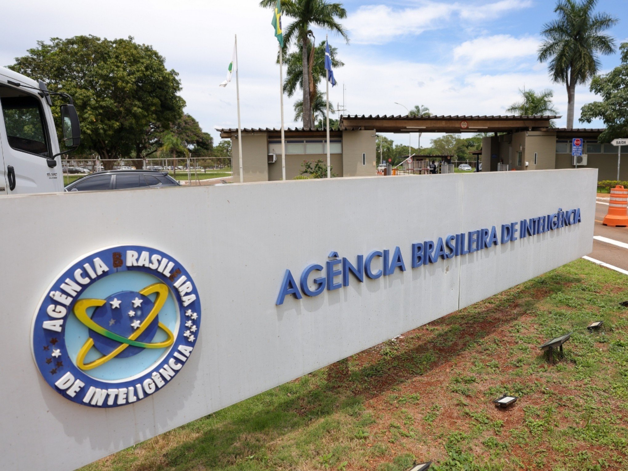 Quase 1,8 mil celulares foram espionados por Abin paralela no governo Bolsonaro, diz PF; veja alvos