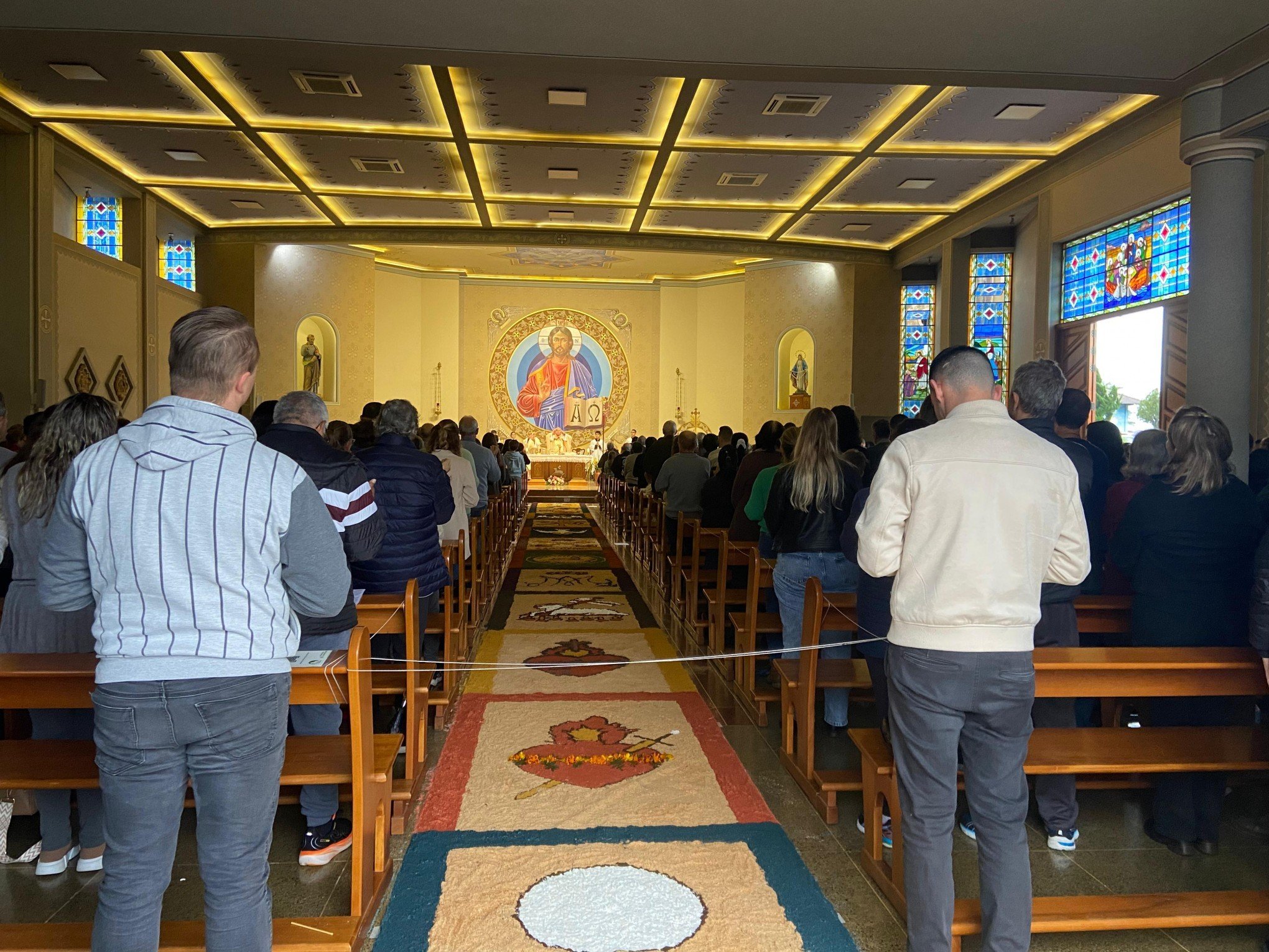 CORPUS CHRISTI: Tapetes e missas marcam o feriado na região