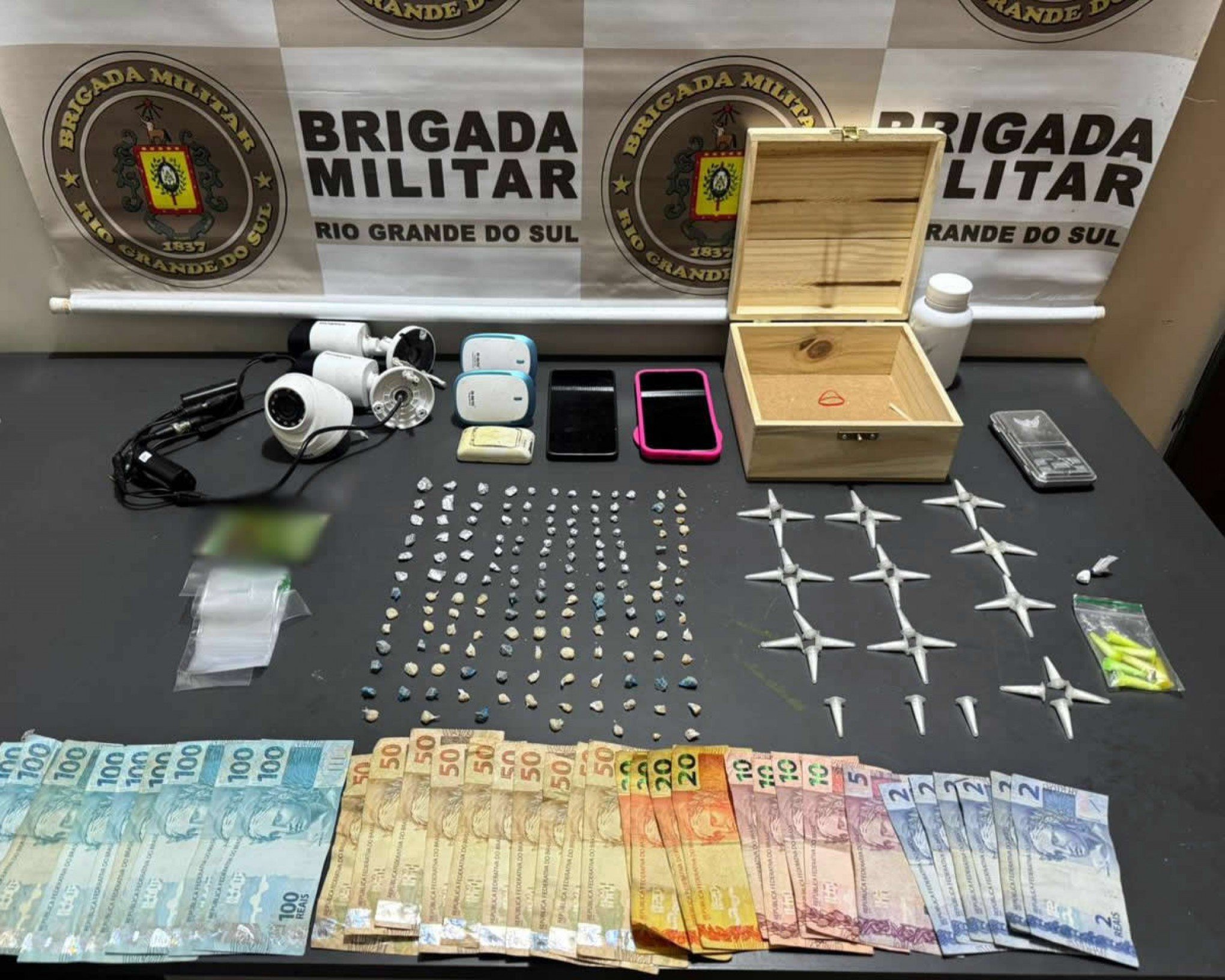 Mais de 200 porções de diferentes tipos de drogas são apreendidas em Canela