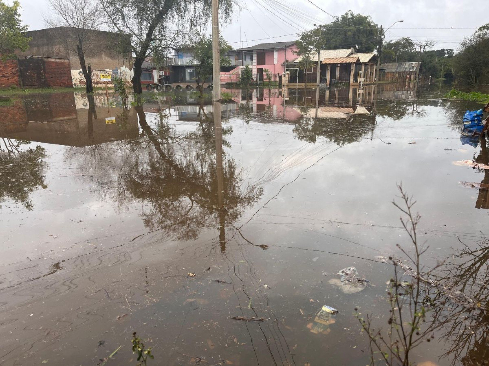 CHUVA NO RS: "Sigo em casa, mas já tirei veículos"; como estão áreas alagadas em Novo Hamburgo
