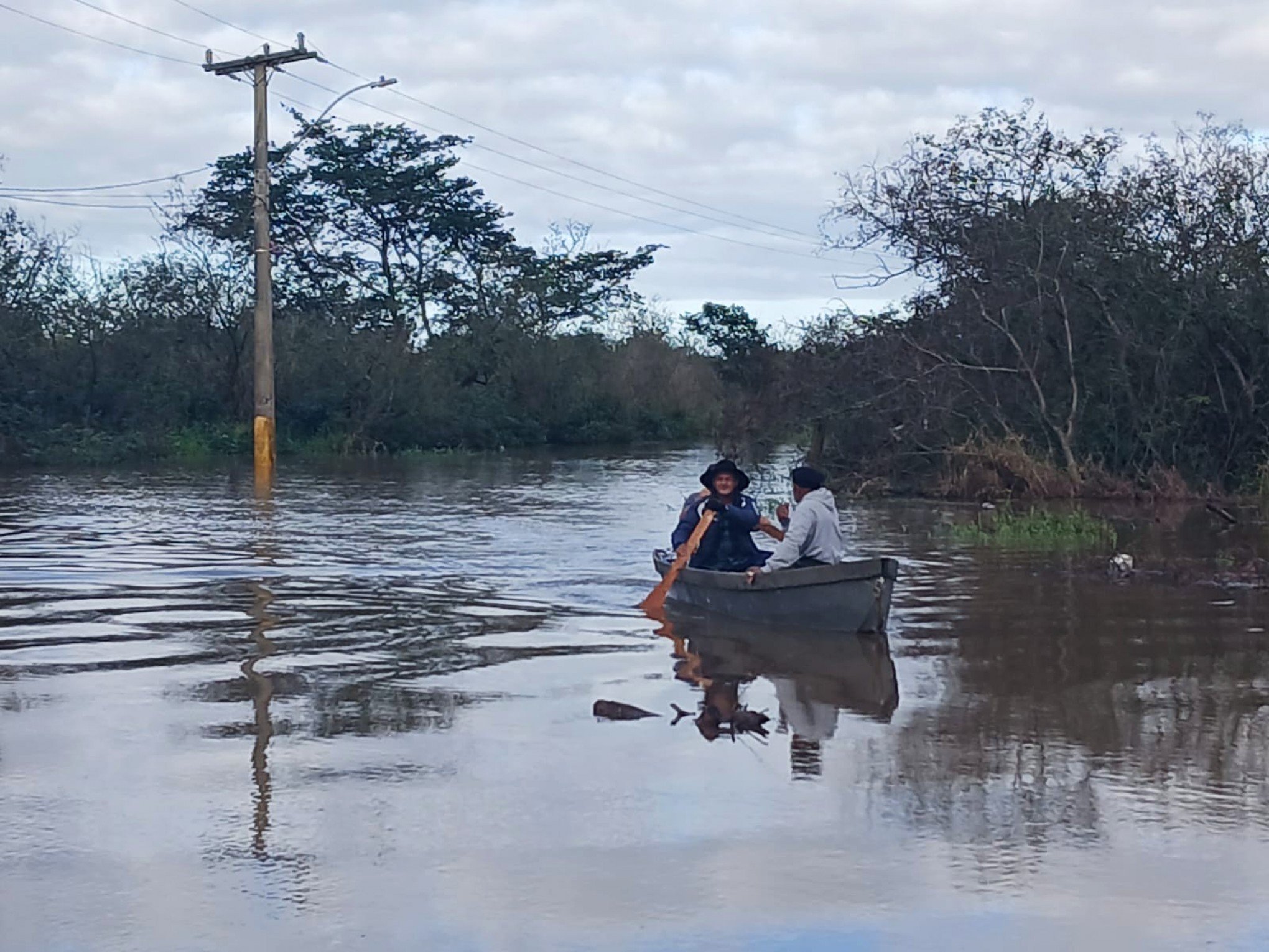 Apesar de trégua da chuva, Rio dos Sinos continua subindo nas áreas ribeirinhas em Canoas