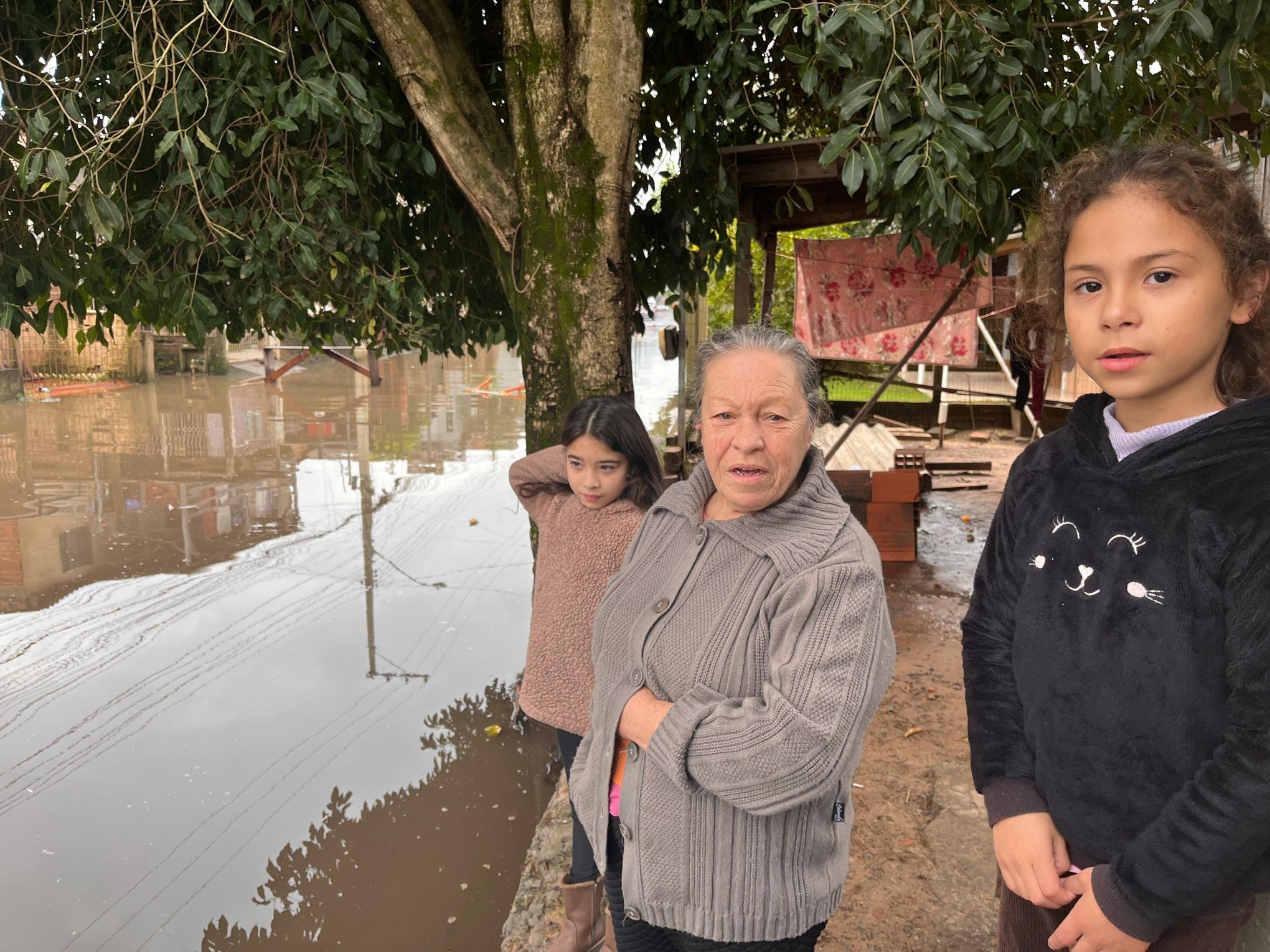 CHUVA NO RS: Enchente de 2024 deixou marcas e moradores de Novo Hamburgo monitoram as águas neste sábado
