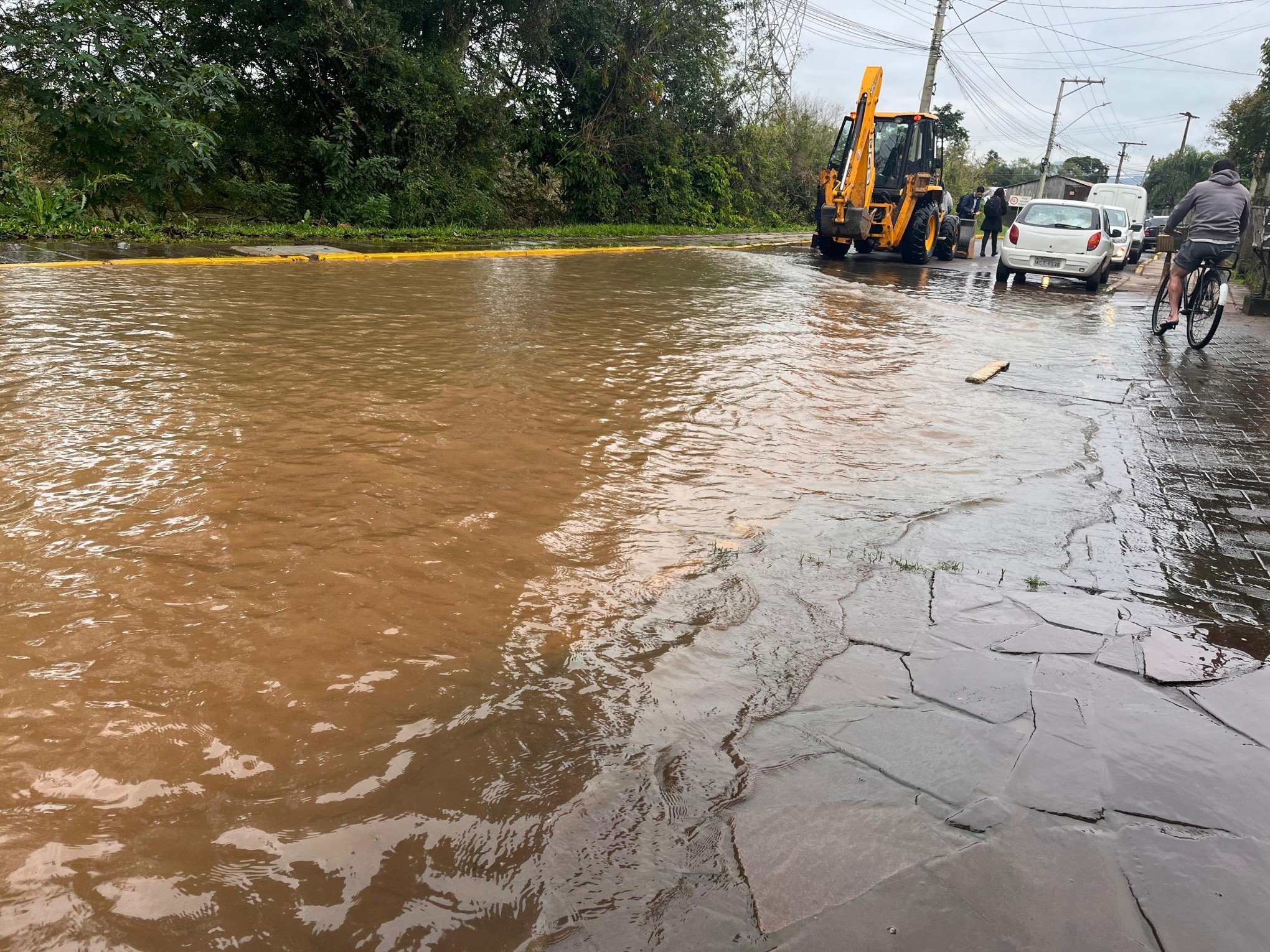 "A gente tem medo": Moradores de Campo Bom enfrentam alagamento na Barrinha
