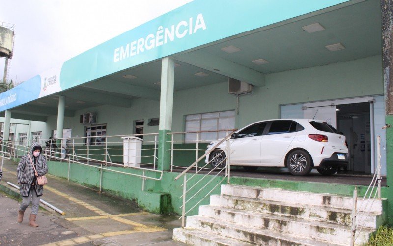 Movimento era normal, em frente a Emergência do Hospital Nossa Senhora das Graças, na manhã desta segunda-feira (23)
