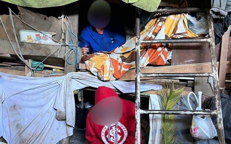 Os moradores compartilhavam os mesmos espaços no alojamento