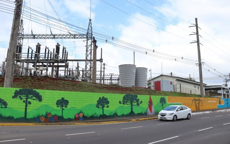 Muro pintado pelo artista Leandro dos Santos e equipe | abc+