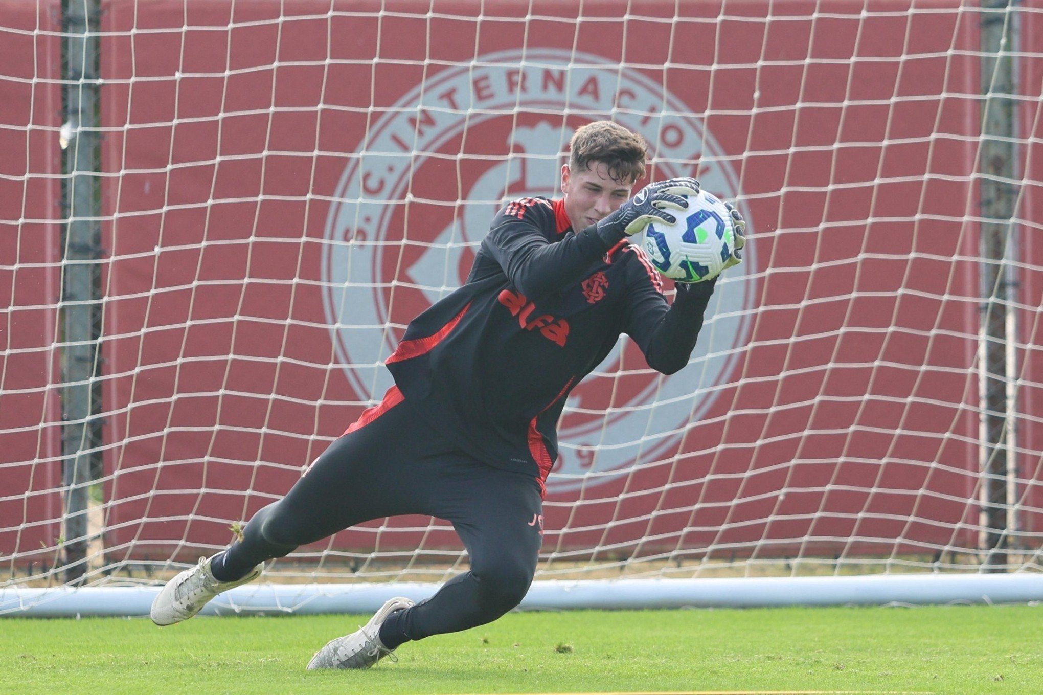 Inter negocia goleiro com clube italiano