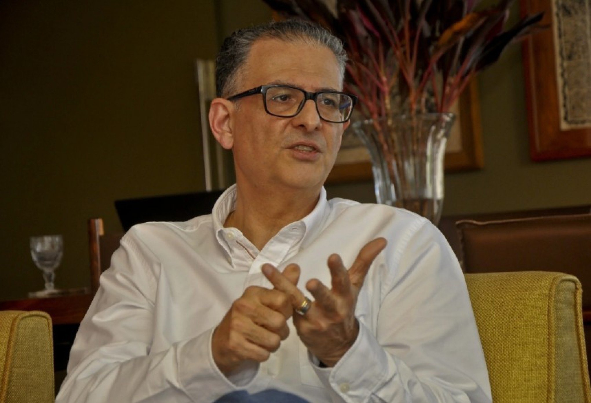 Jairo Jorge discute pré-candidatura a deputado estadual