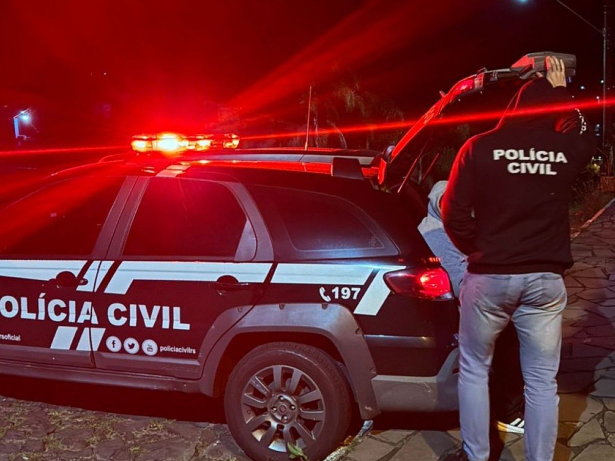 Polícia prende suspeitos que invadiram casa para matar homem em Parobé