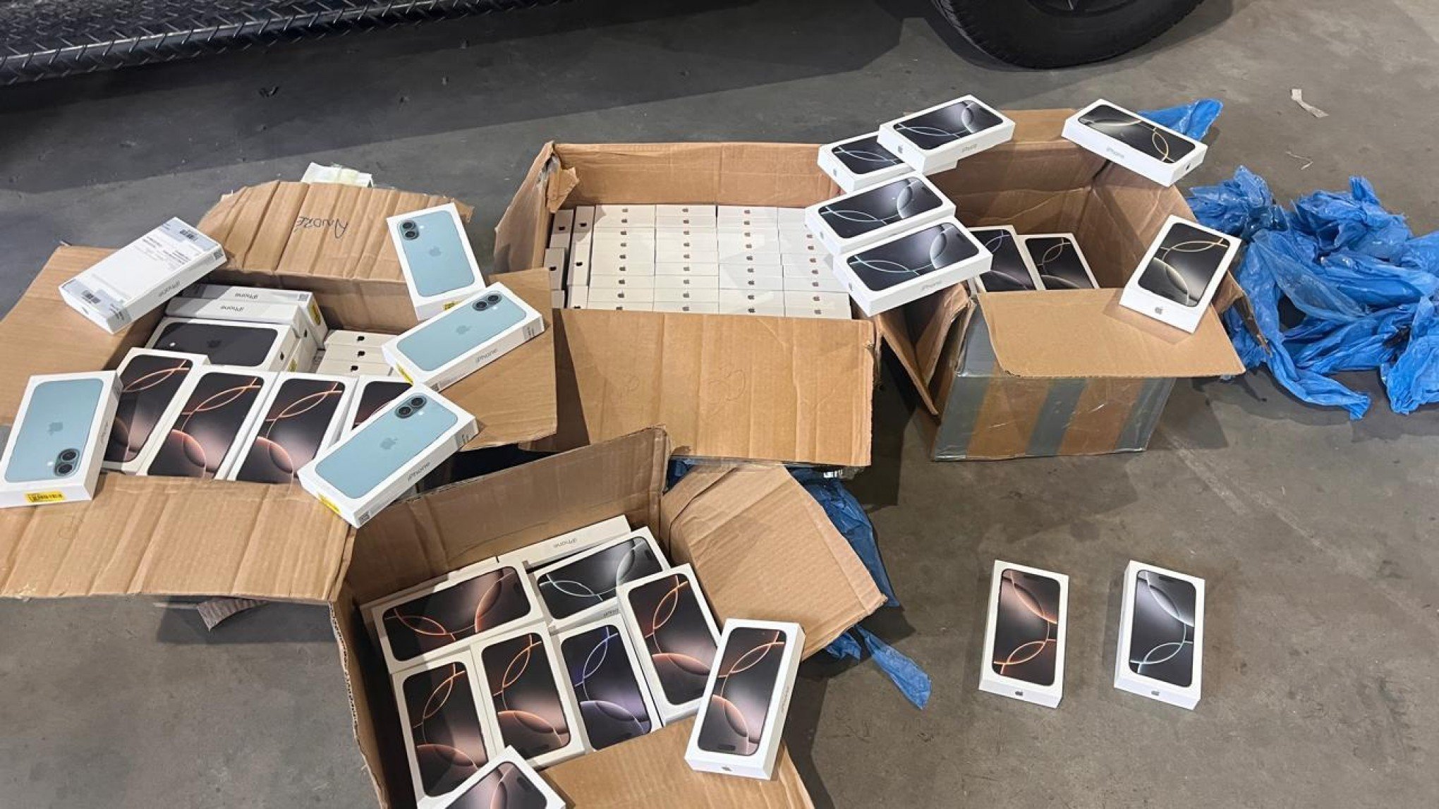 Receita Federal apreende iPhones ilegais durante operação em Canoas