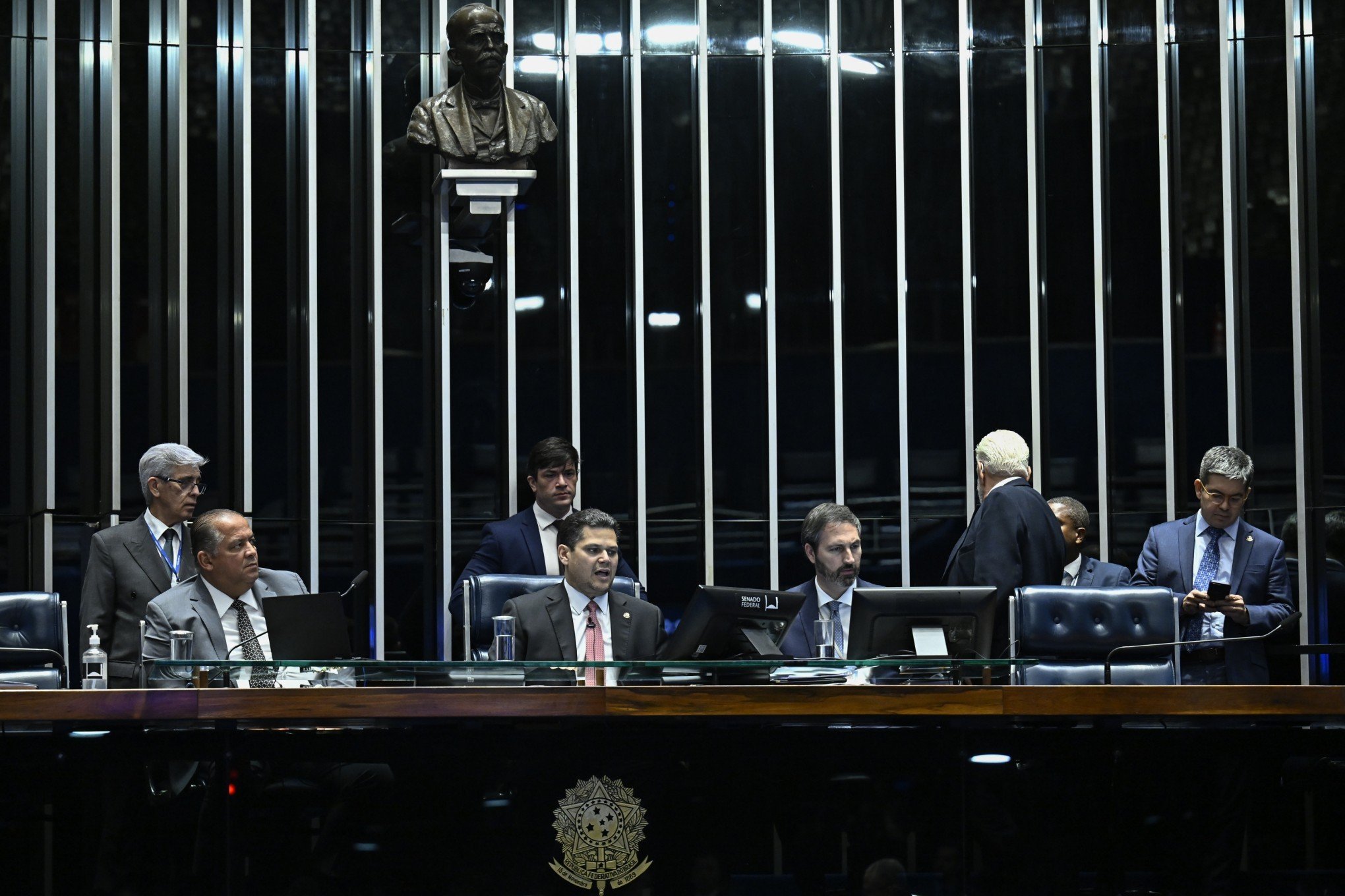 Senado aprova projeto para derrubar decreto de Lula que aumenta IOF