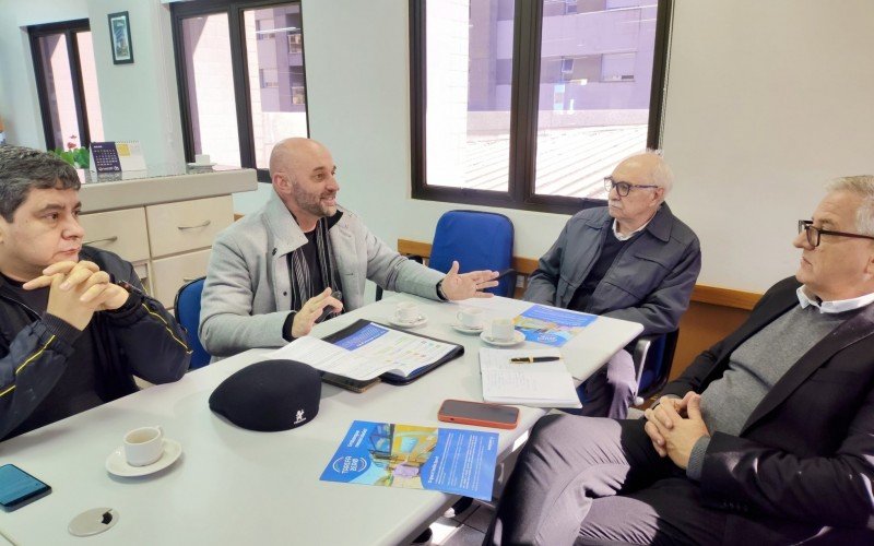 Vereador Anderson Etter (PT) apresenta proposta de Tarifa Zero para a direção do Sindimetal