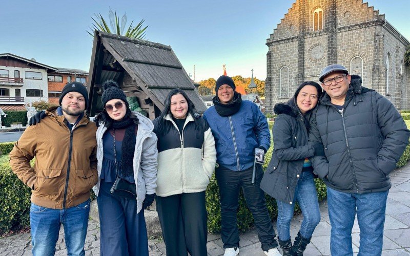 Família de Imperatriz, no Maranhão, acordou cedo para registrar o frio em Gramado