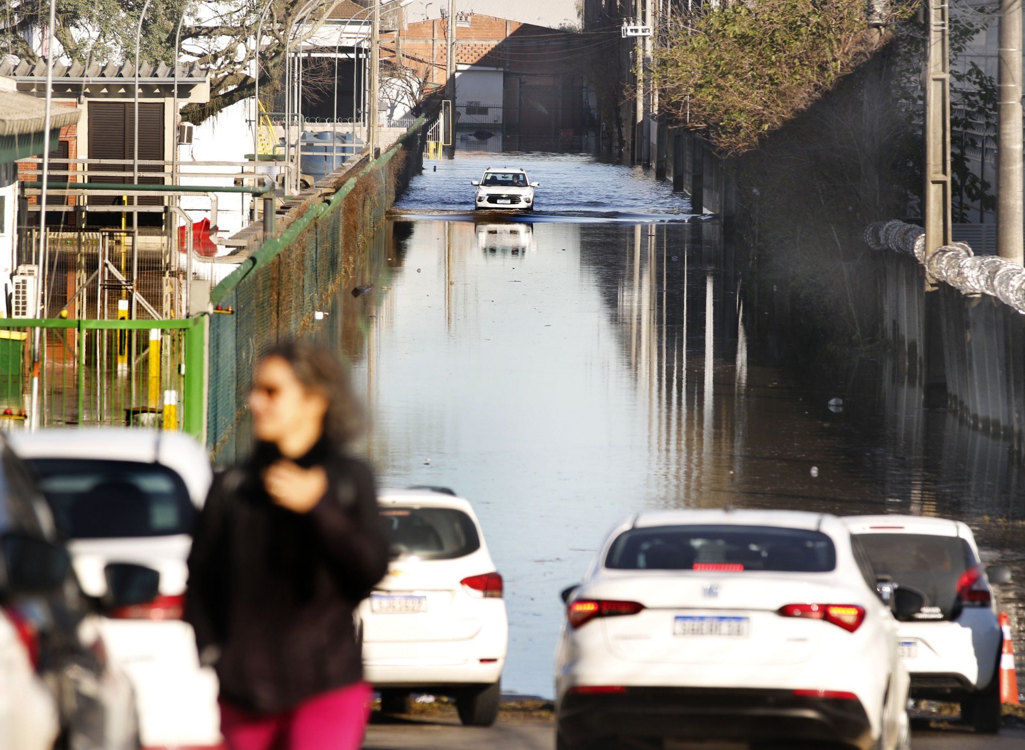 "Água correndo o fluxo normal", informa a prefeitura sobre a situação em Canoas