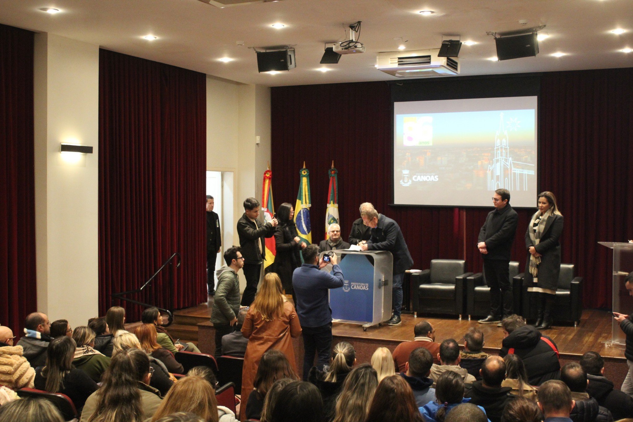 Prefeitura contrata plataforma educacional para estudantes das escolas municipais de Canoas