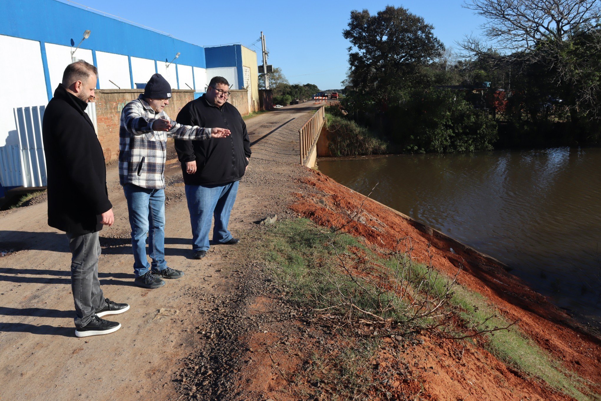 Projeto que prevê revestimento no dique da Vicentina deve ser entregue até sexta-feira