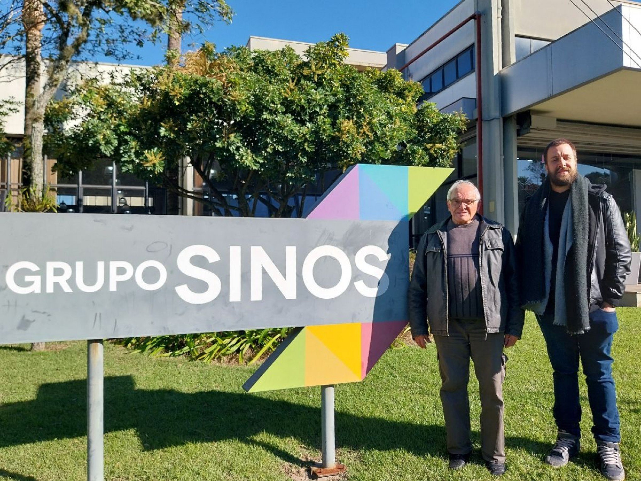 Feira do livro dá palco para escritores locais em Estância Velha