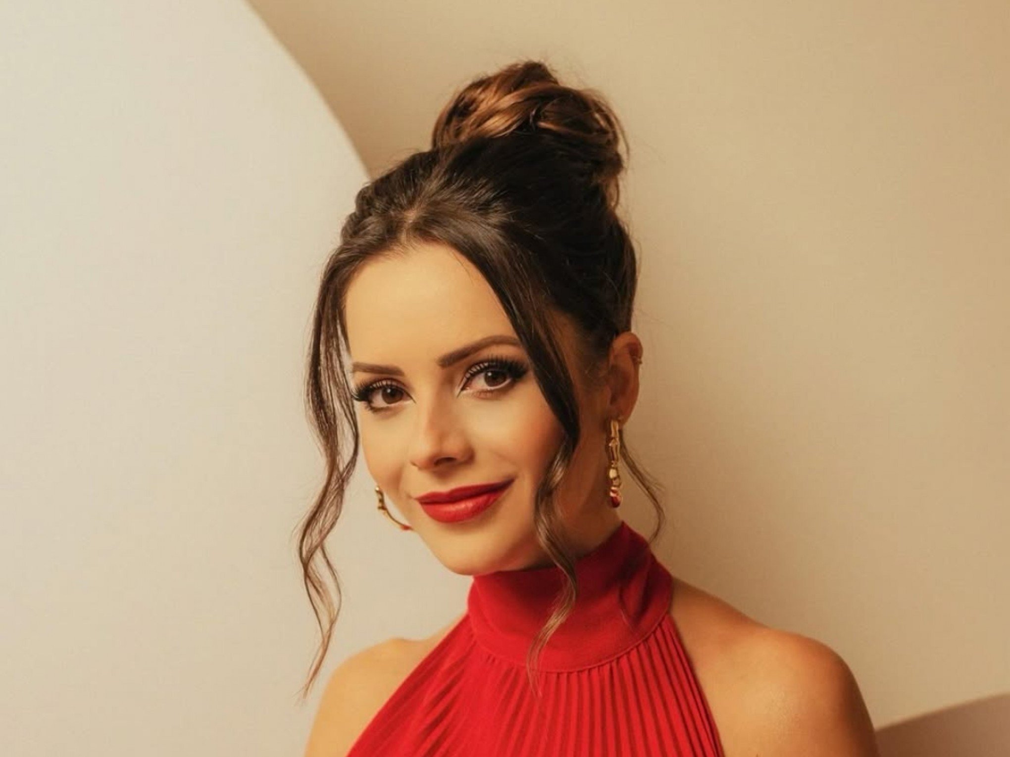 Programa apresentado por Sandy estreia nesta quarta-feira; veja quem são as convidadas