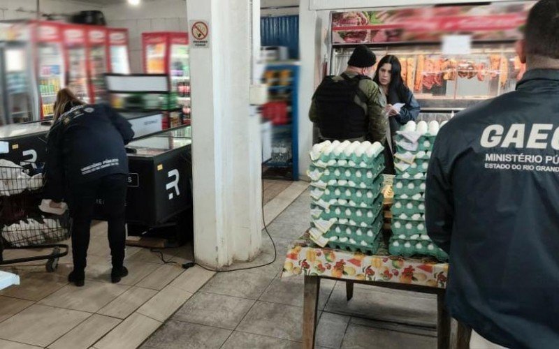 Fiscalização em mercados, açougues e quiosques resultaram na apreensão de 2,8 toneladas de alimentos impróprios na Serra
