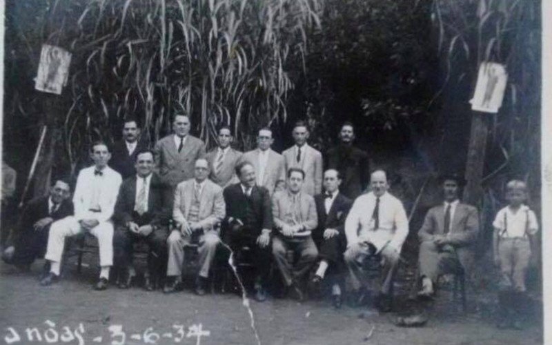 No Instituto Pestalozzi, membros da Comissão Pró-Melhoramentos Canoas no dia 3 de junho de 1934