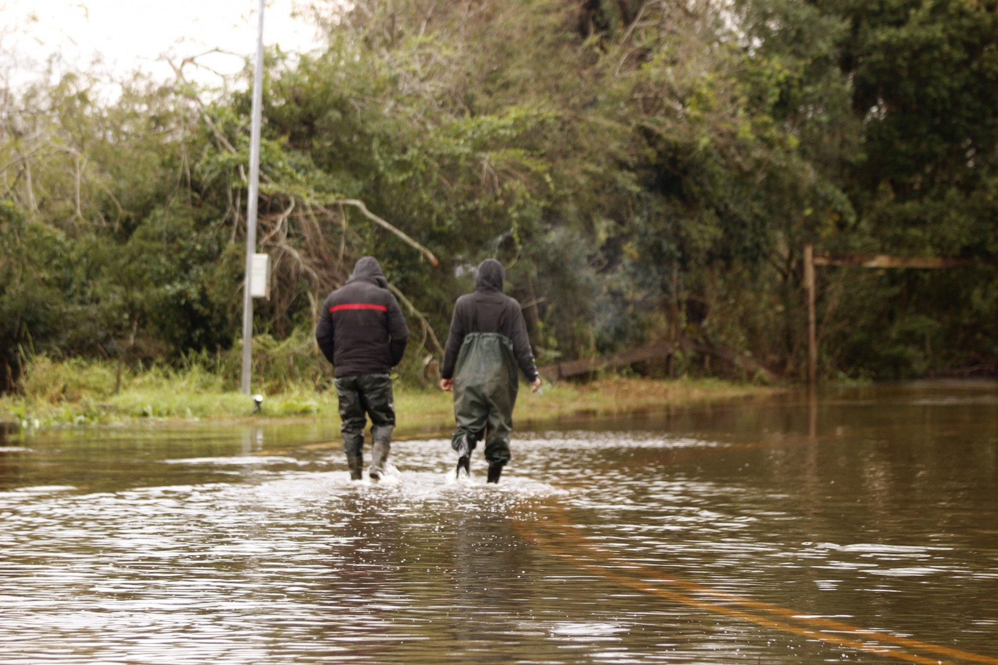 Chuva intensa persiste no RS e amplia risco de cheias e alagamentos