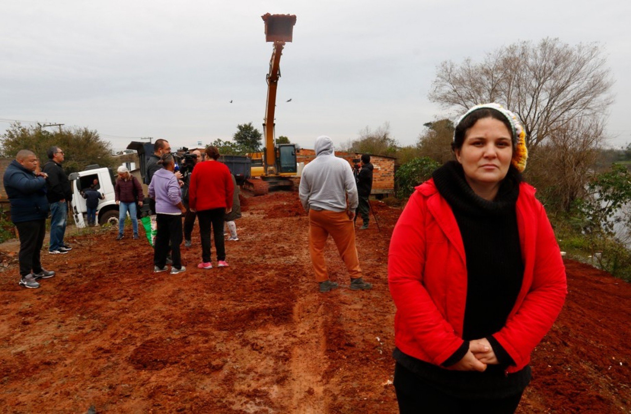 "Ninguém conseguiu dormir", afirma moradora após o vazamento no dique do Sarandi