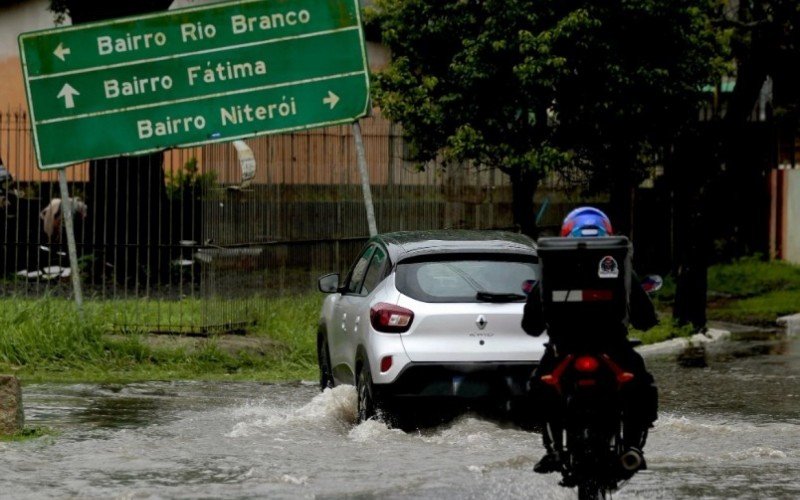 Alertas preveem chuva atípica, que pode causar novos alagamentos, neste final de semana, em Canoas