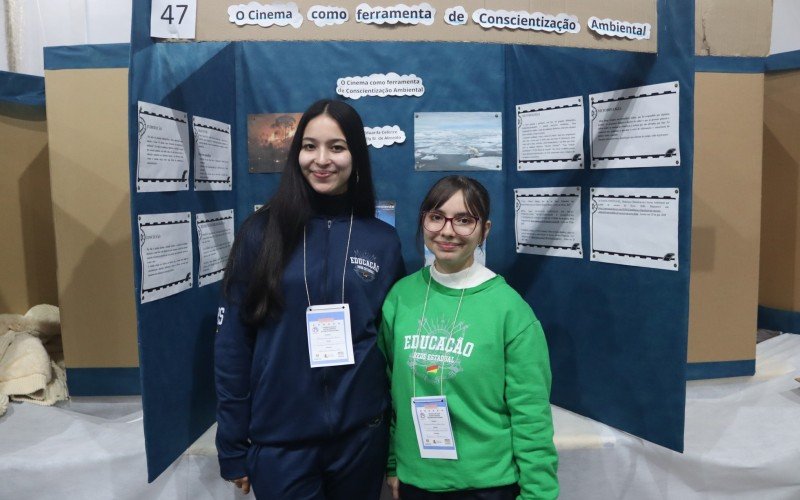 Alunas do 3º ano do ensino médio, Maria Eduarda Celistre e Greicy de Almeida, com o projeto O cinema como ferramenta de conscientização ambiental. | abc+