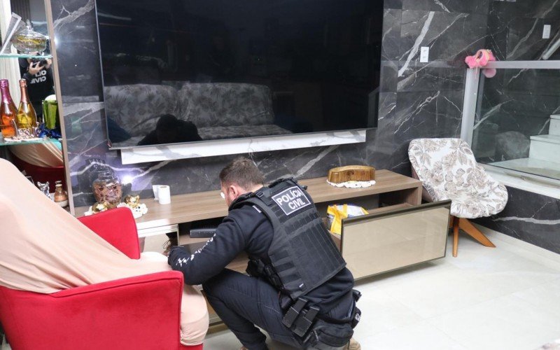Grupo que cobrava "pedágio" de donos de revendas de veículos teve movimentação milionária; mais de 10 são presos | abc+