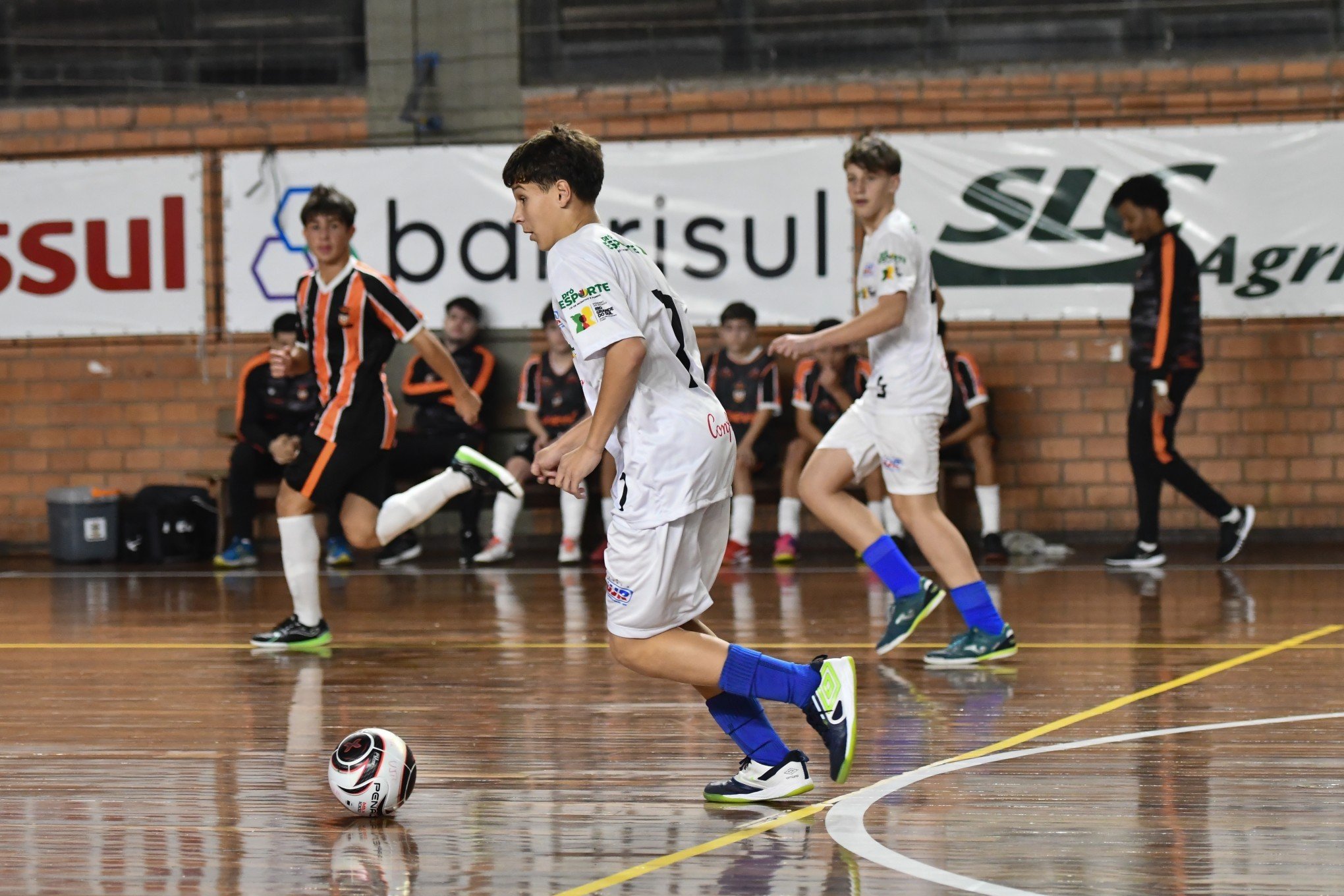 UJR/Feevale/Banrisul promove avaliações técnicas para suas equipes de formação 