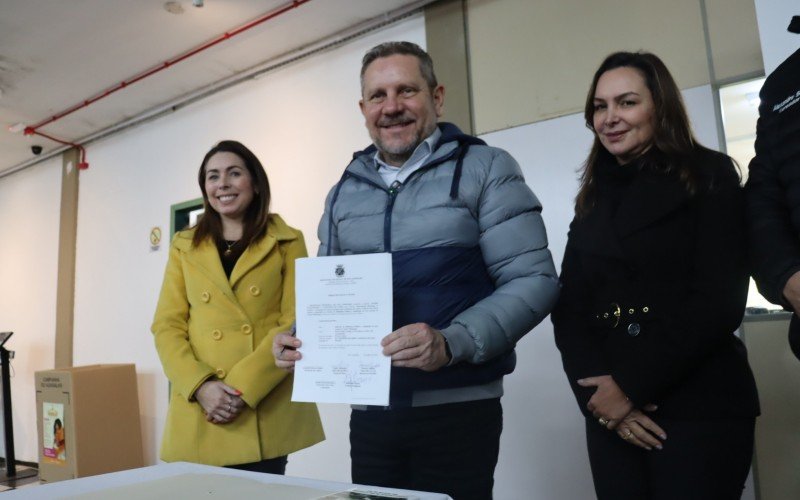 Assinatura da ordem de início da Biblioteca Pública de São Leopoldo 