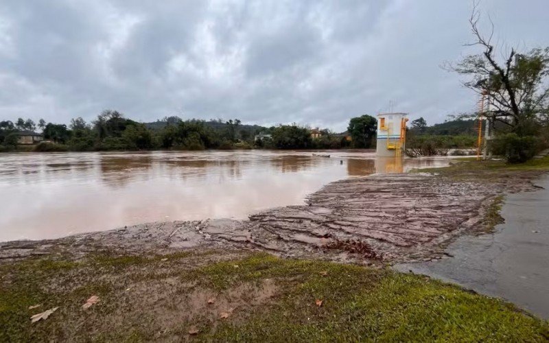 Rio Caí ultrapassa cota de inundação e acende alerta em São Sebastião do Caí | abc+
