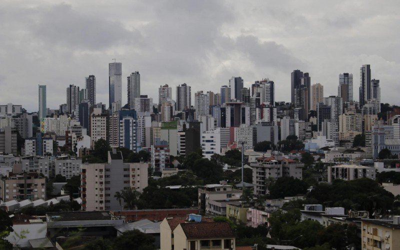 Refis 2025 permite quitar dívidas municipais com isenção total de juros e multas e obter redução no imposto de imóveis | abc+