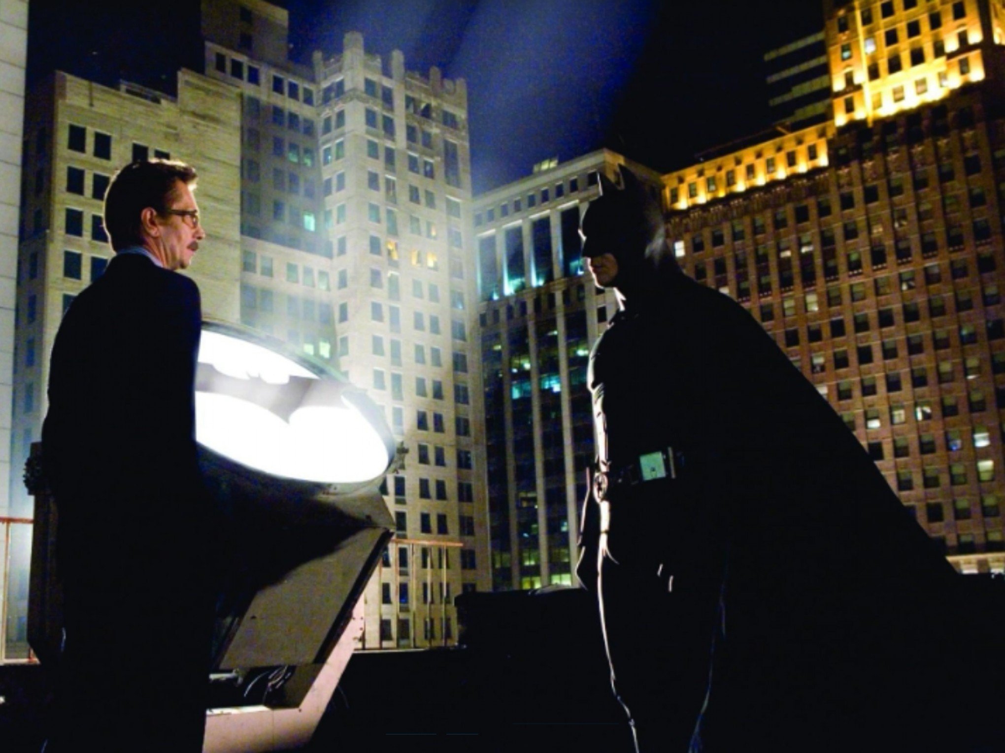20 anos de Batman Begins: O que aconteceu com o elenco e por que filme se tornou uma pedra no sapato da DC