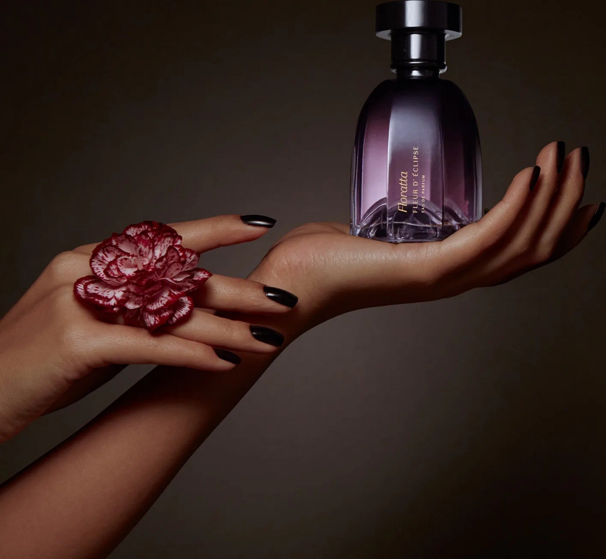 Como escolher o perfume que combina com sua personalidade, segundo a psicologia