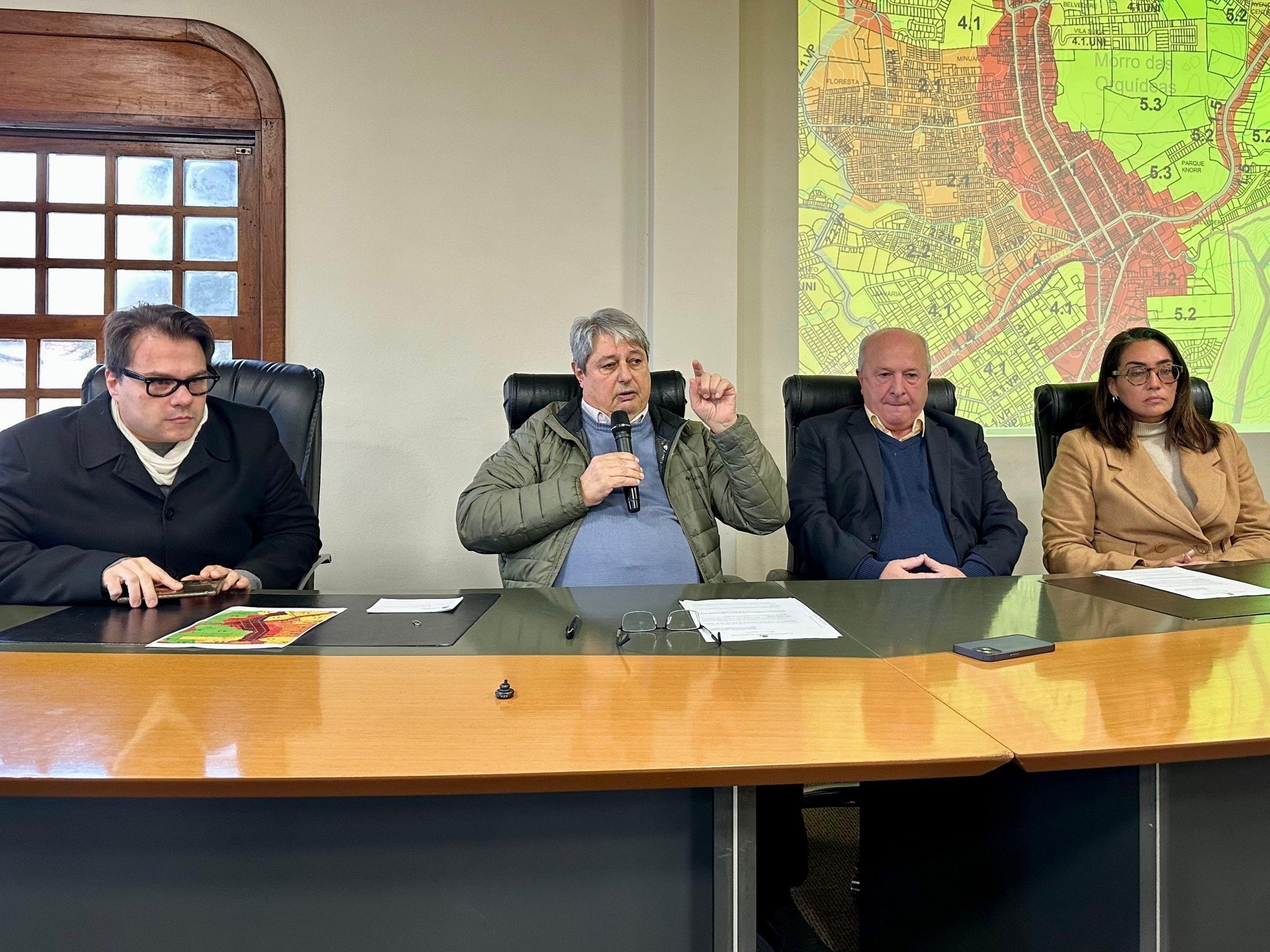 "Há necessidade de uma parada para reestruturar a cidade": Entenda regras dos decretos que freiam novos hotéis e restaurantes em Gramado