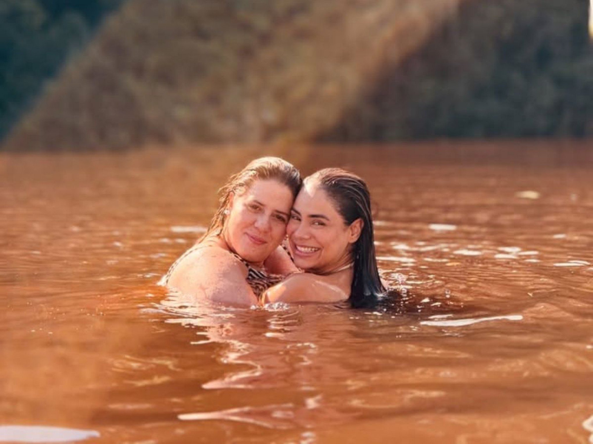 Após perderem os filhos, Tati Machado e Lexa viajam juntas à Amazônia: "Eu vejo você"