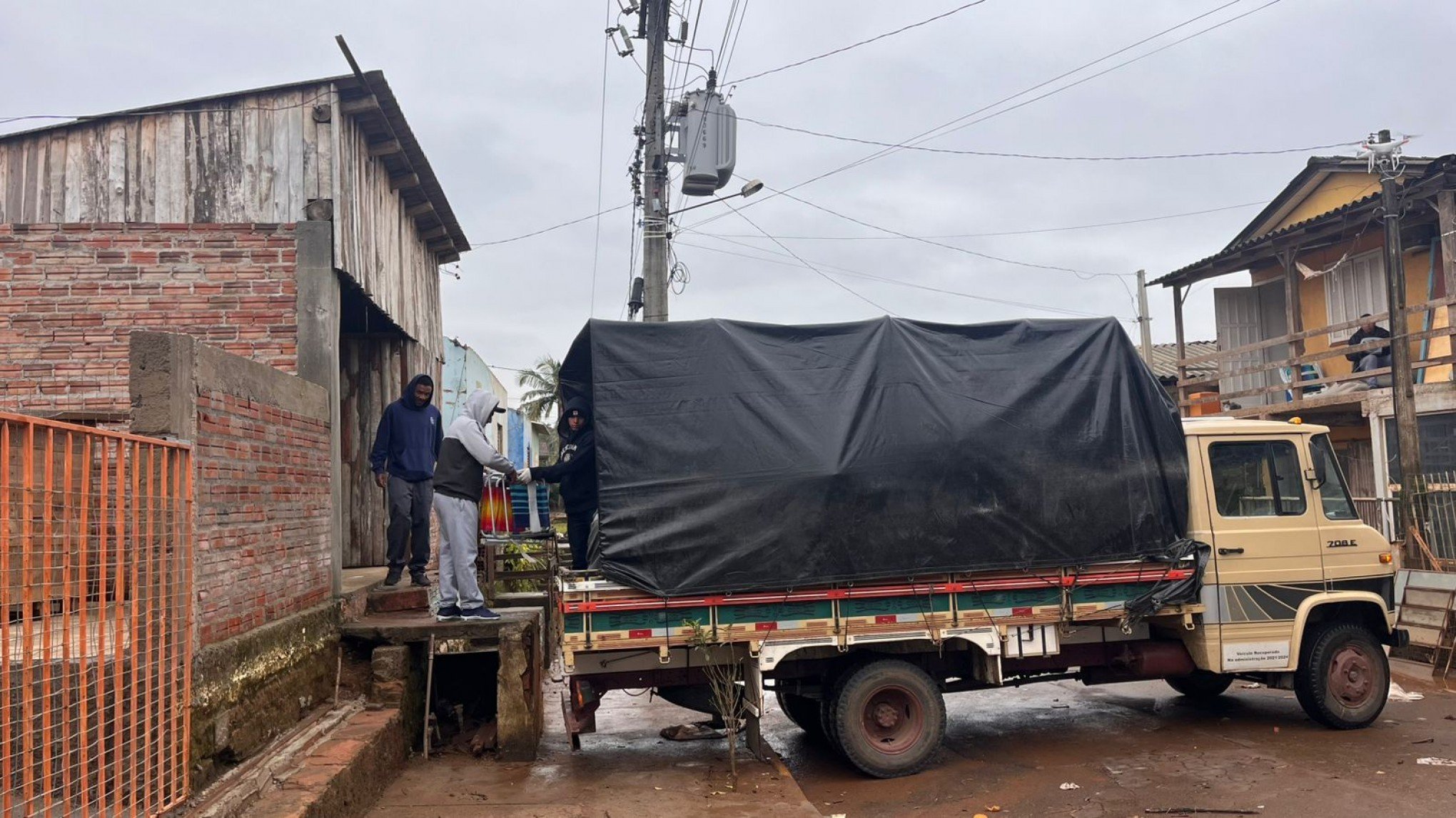 CHUVA NO RS: Após final de semana no abrigo, famílias começam a retornar para casa em São Sebastião do Caí