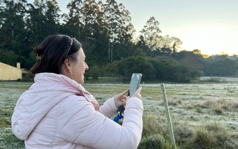 Geada vira experiência de aprendizado e brincadeira para crianças em Novo Hamburgo