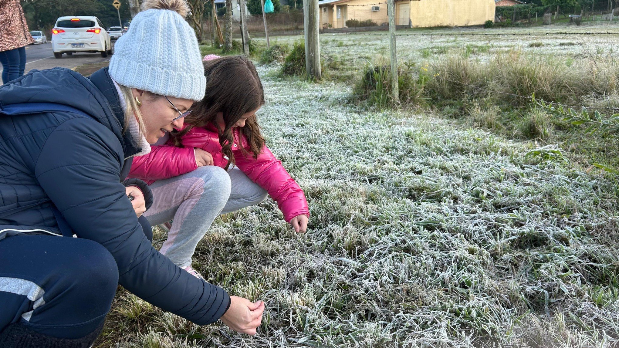 ONDA DE FRIO: Geada vira experiência de aprendizado e brincadeira para crianças em Novo Hamburgo