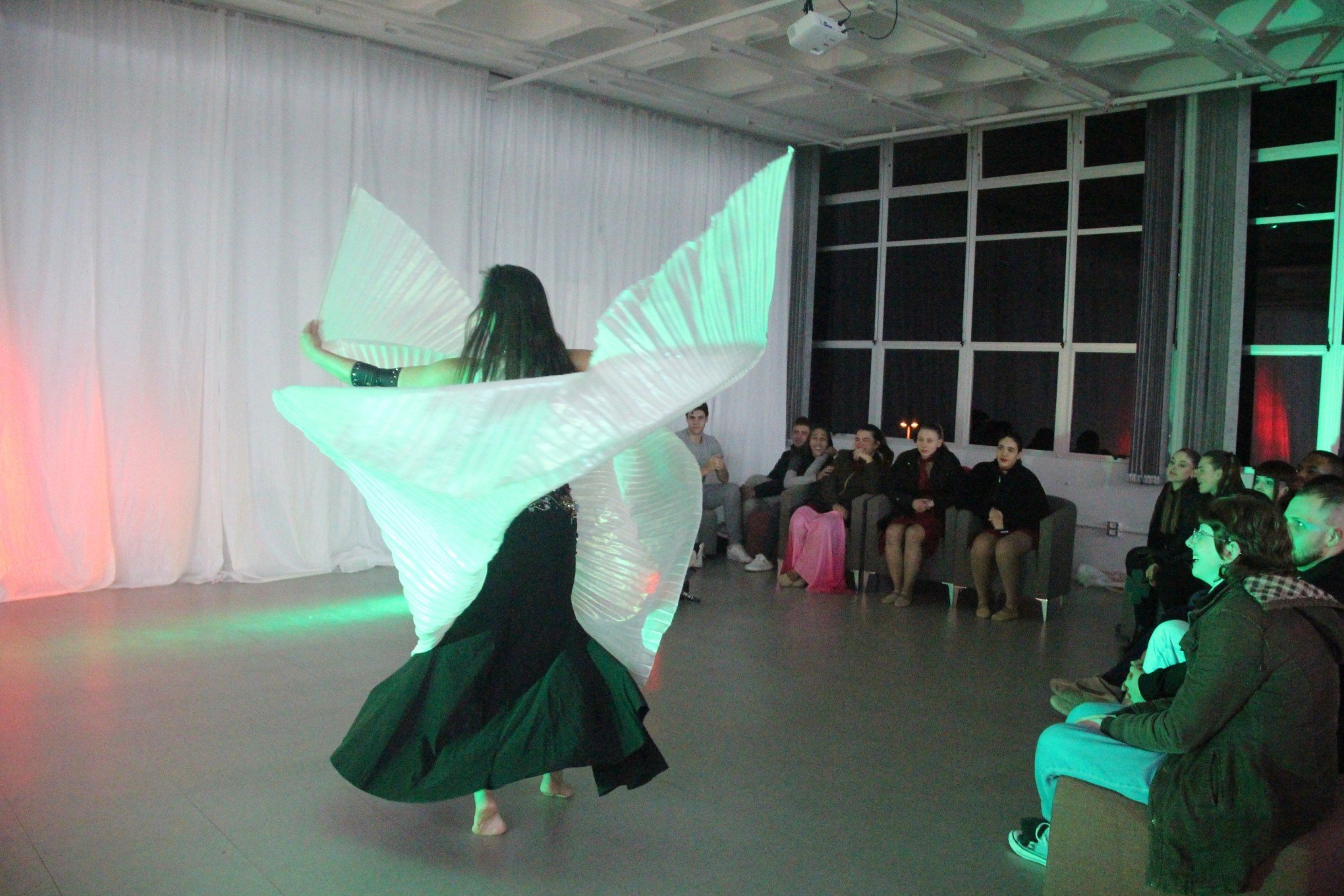 Projeto Dançar promoveu o Sarau de Artes com a participação de diversos grupos