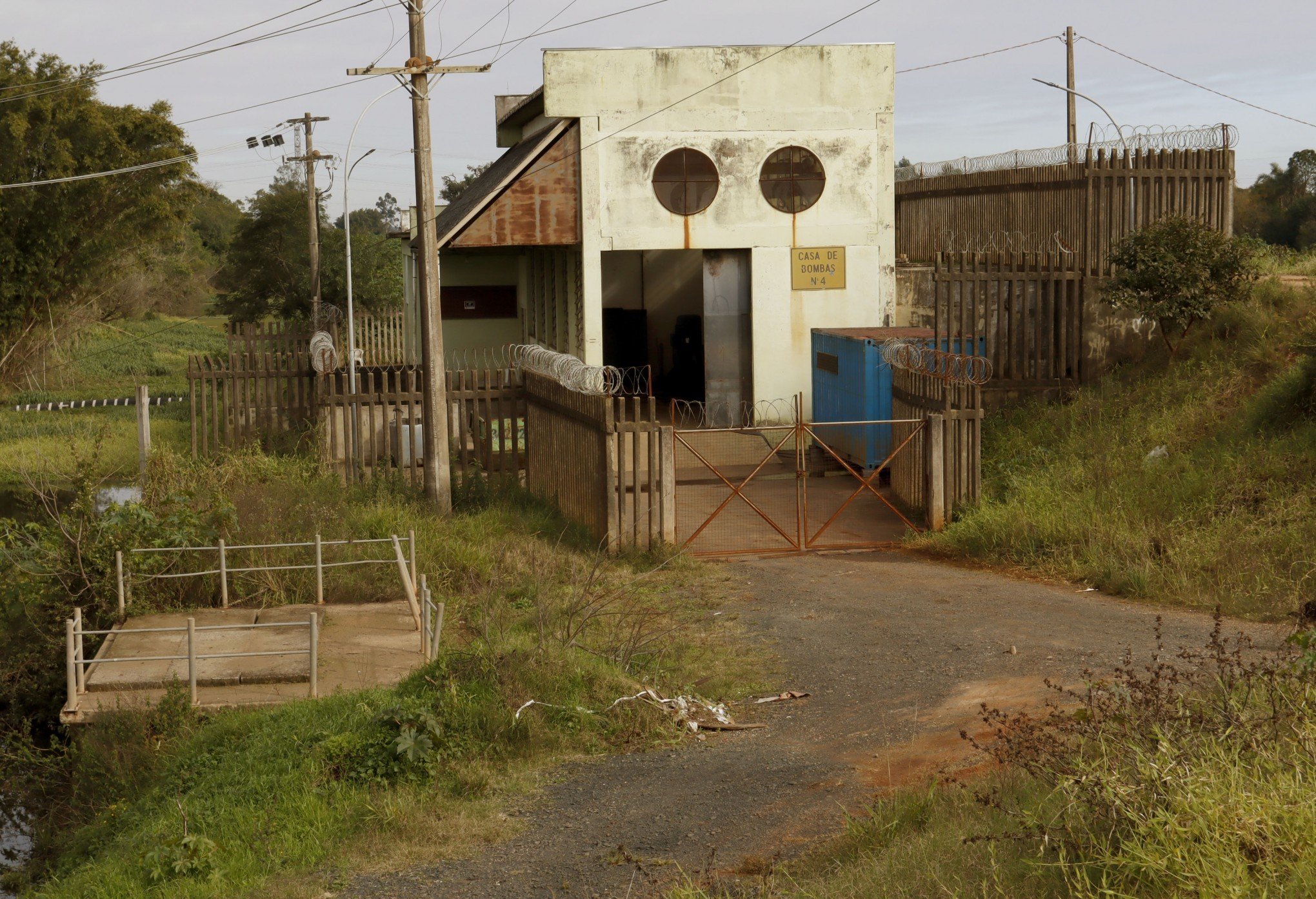 Casas de bombas estão sem contrato de operação e manutenção há quase um mês em Canoas; entenda a situação