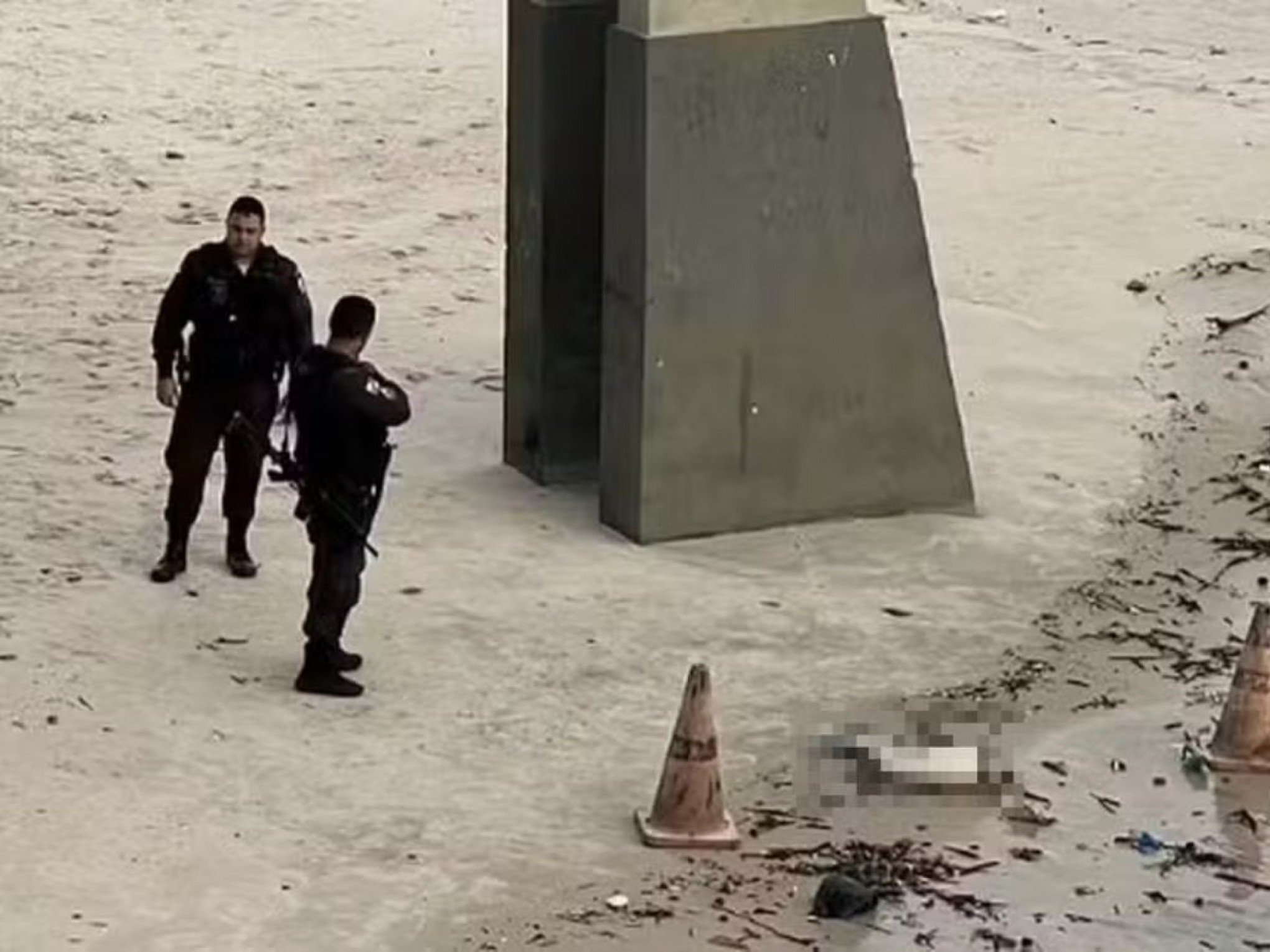 O que se sabe sobre perna humana encontrada em praia do Rio de Janeiro