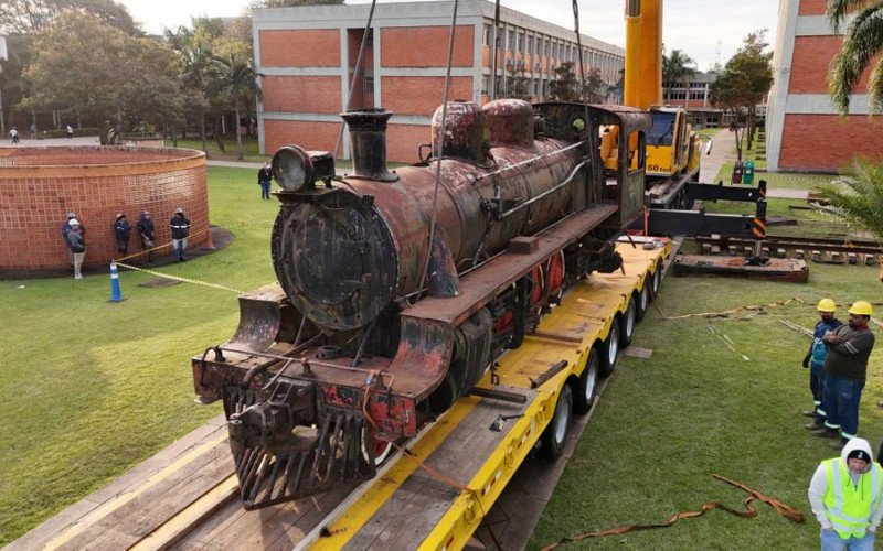 Locomotiva que estava na Ulbra foi transferida para a Estação Férrea em Caxias do Sul