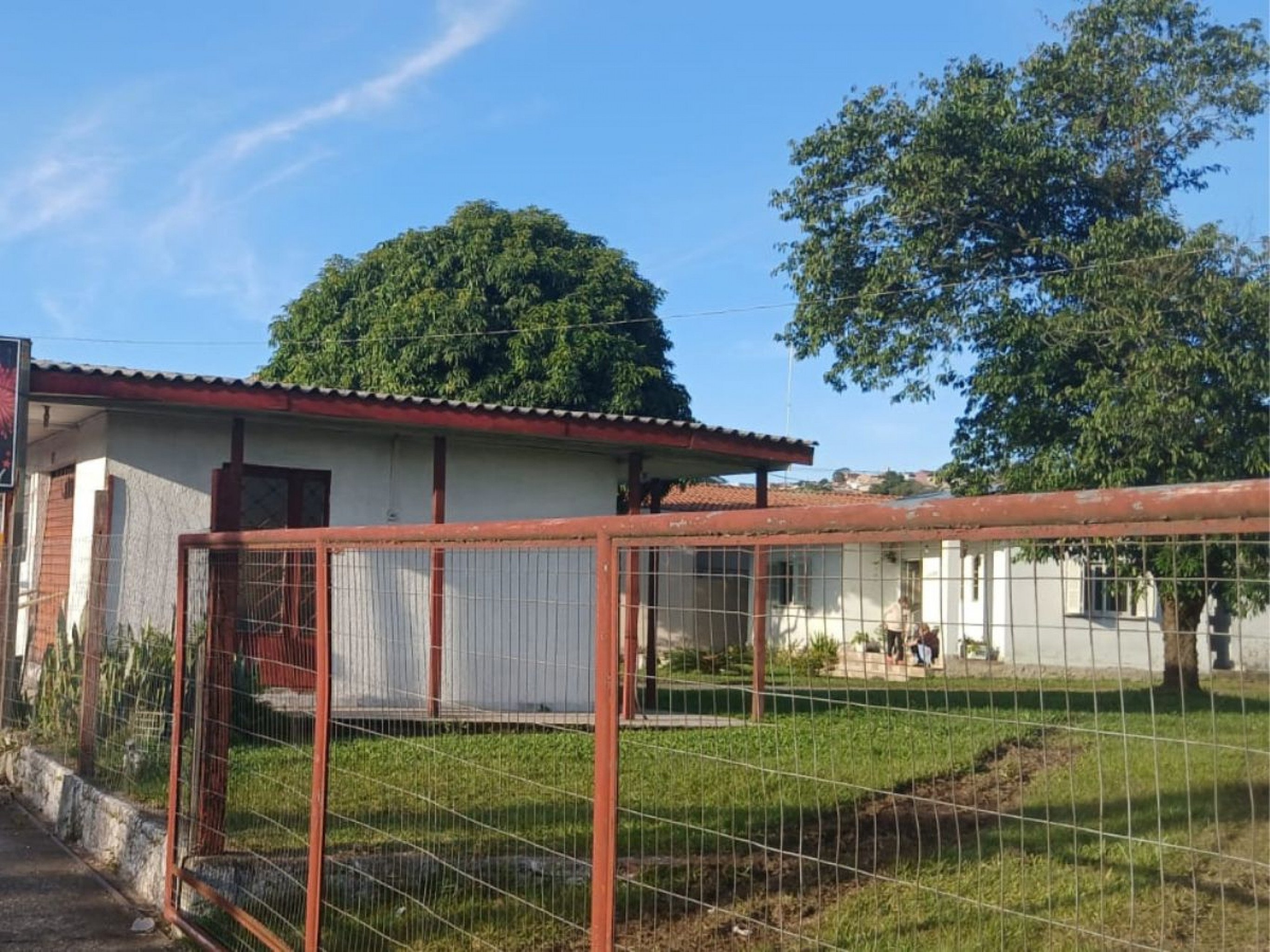Homem é morto a tiros dentro de loja em plena luz do dia no Vale do Sinos