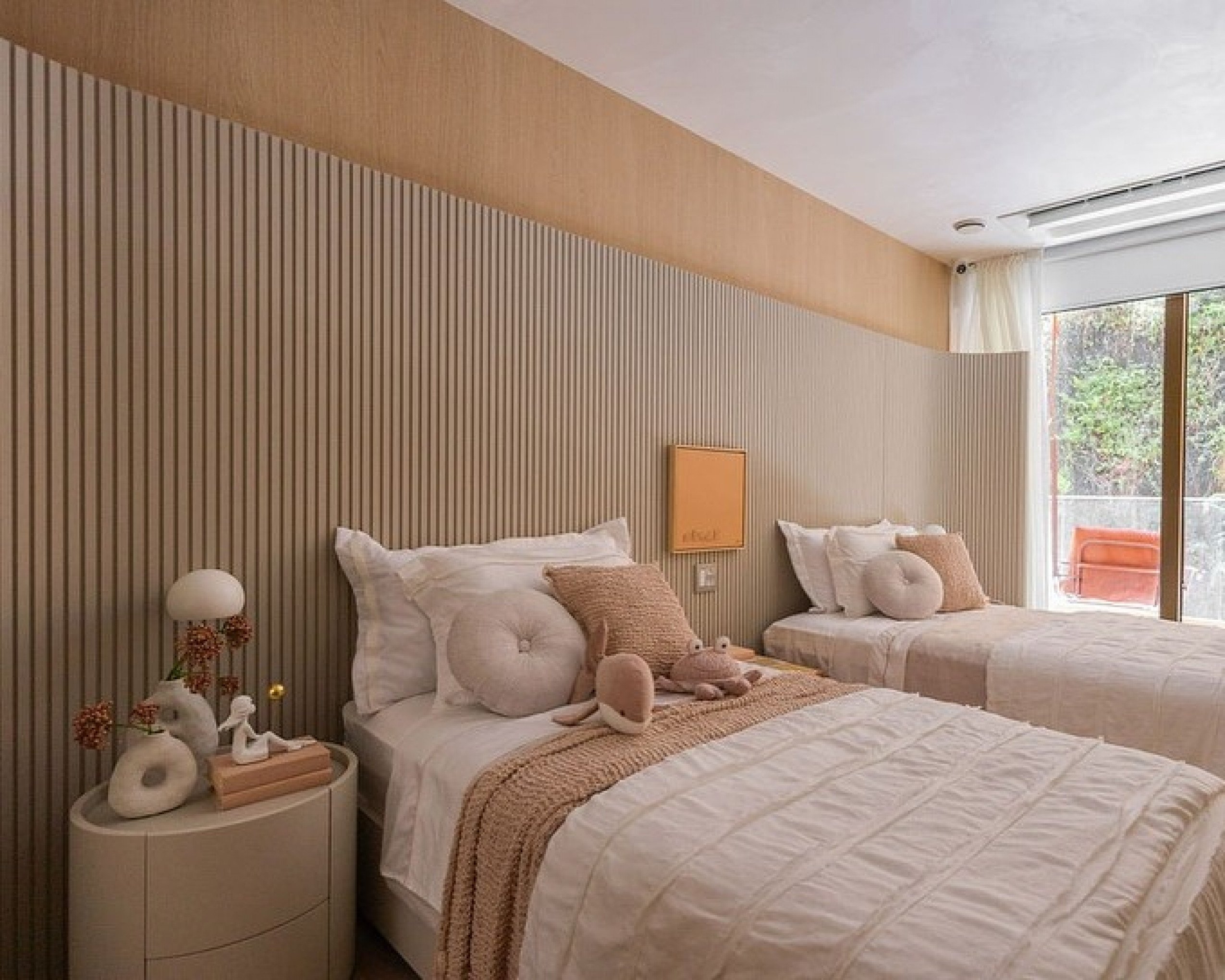Quarto feminino em cores neutras | abc+