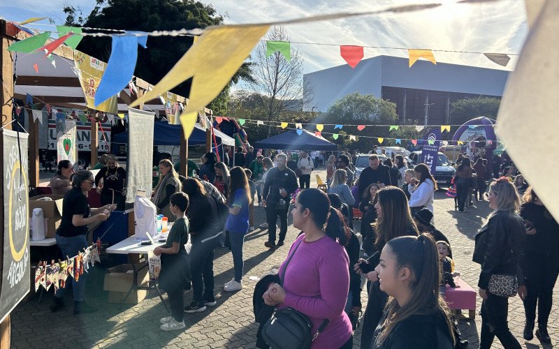 Arraiá Solidário levou famílias inteiras ao I Fashion Outlet no sábado (5)